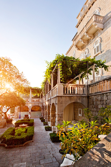 ALH_Orsula_Victoria-restaurant-terrace_21