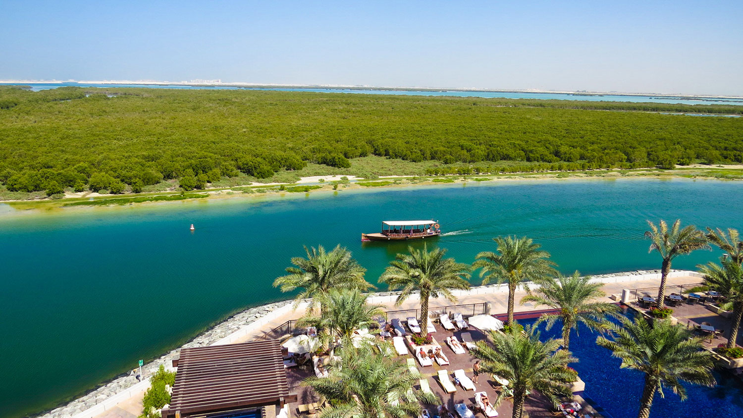 Cruising along the mangroves with Pearl Journey Abu-Dhabi-Pearl-Journey