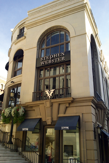 Stephen Webster’s LA store, which includes a gallery, dining space and bar Stephen Webster’s LA store, which includes a gallery, dining space and bar