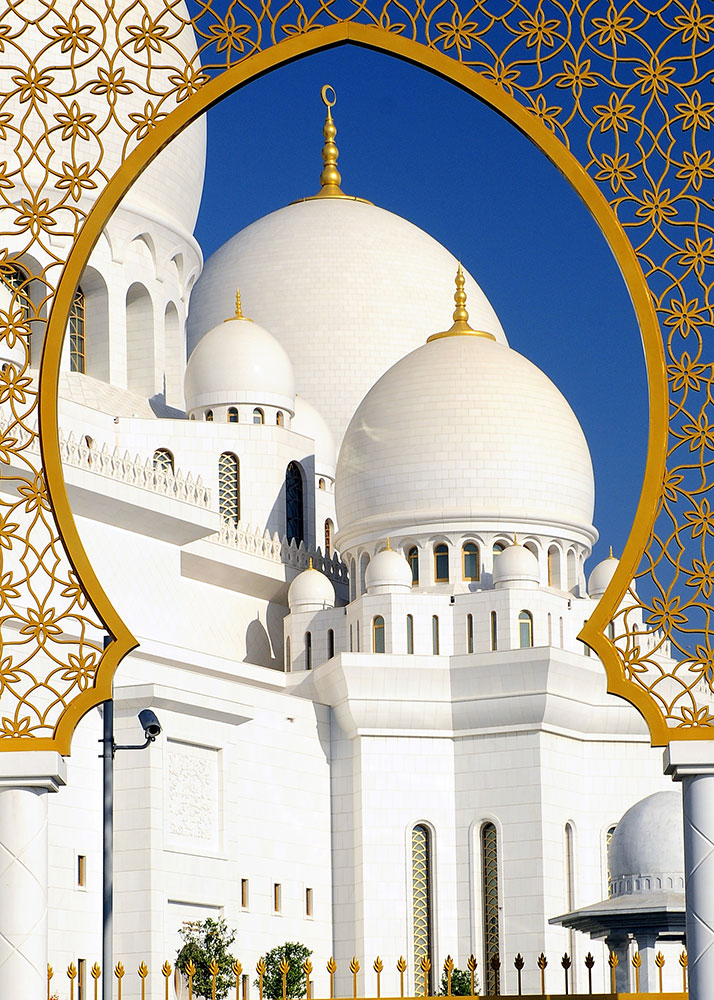 The imposing Sheikh Zayed Grand Mosque SheikhZayedGrandMosque