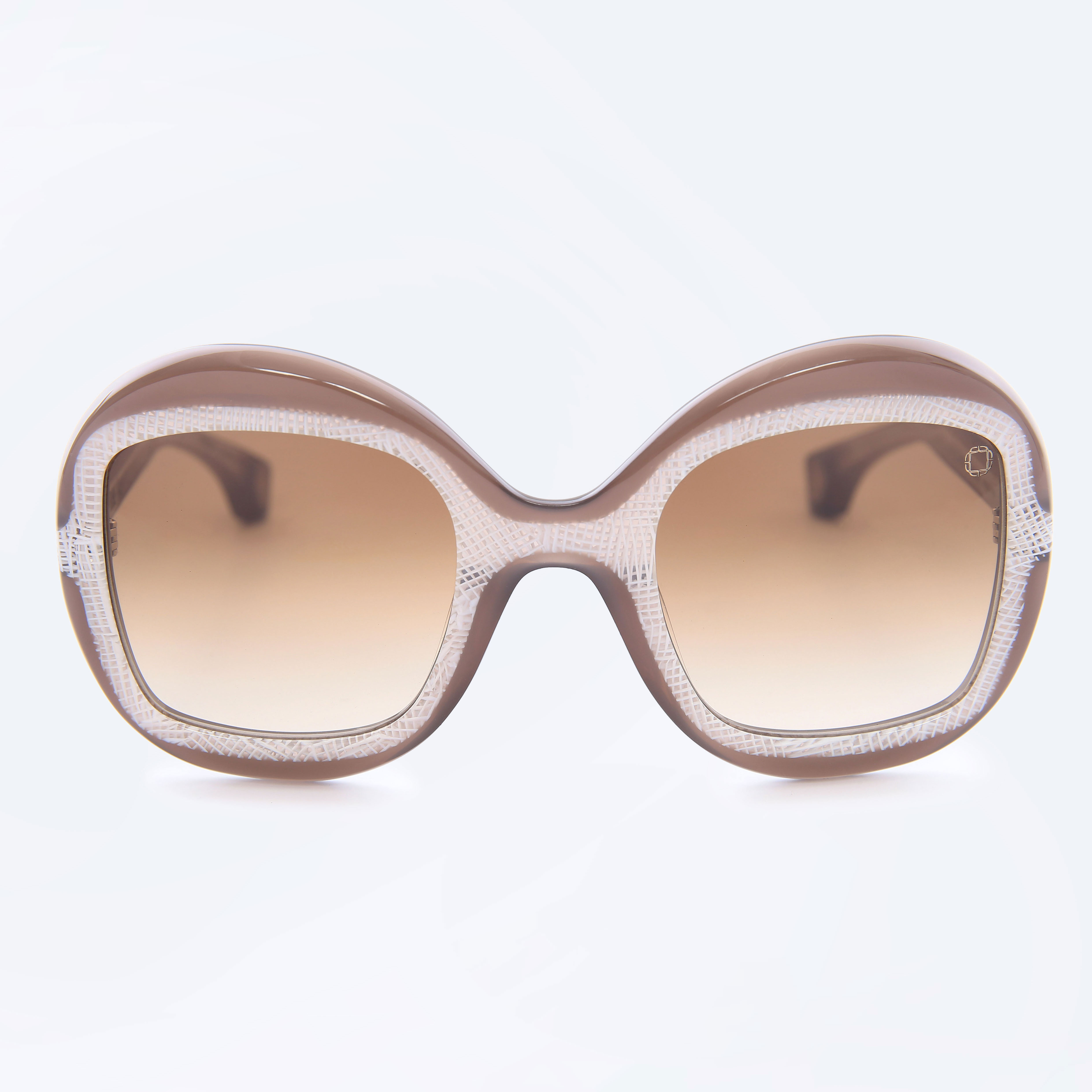 White-lace Mills frames, by Blake Kuwahara White-lace Mills frames, by Blake Kuwahara
