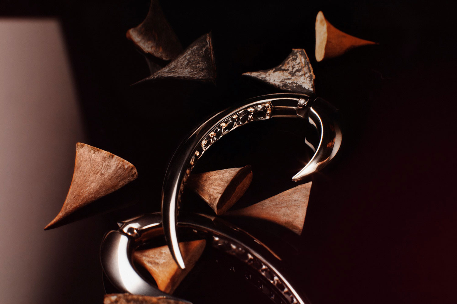 Black Rhodium and Black Spinel Hook Earrings Shaun Leane - Black Rhodium and Black Spinel Hook Earrings