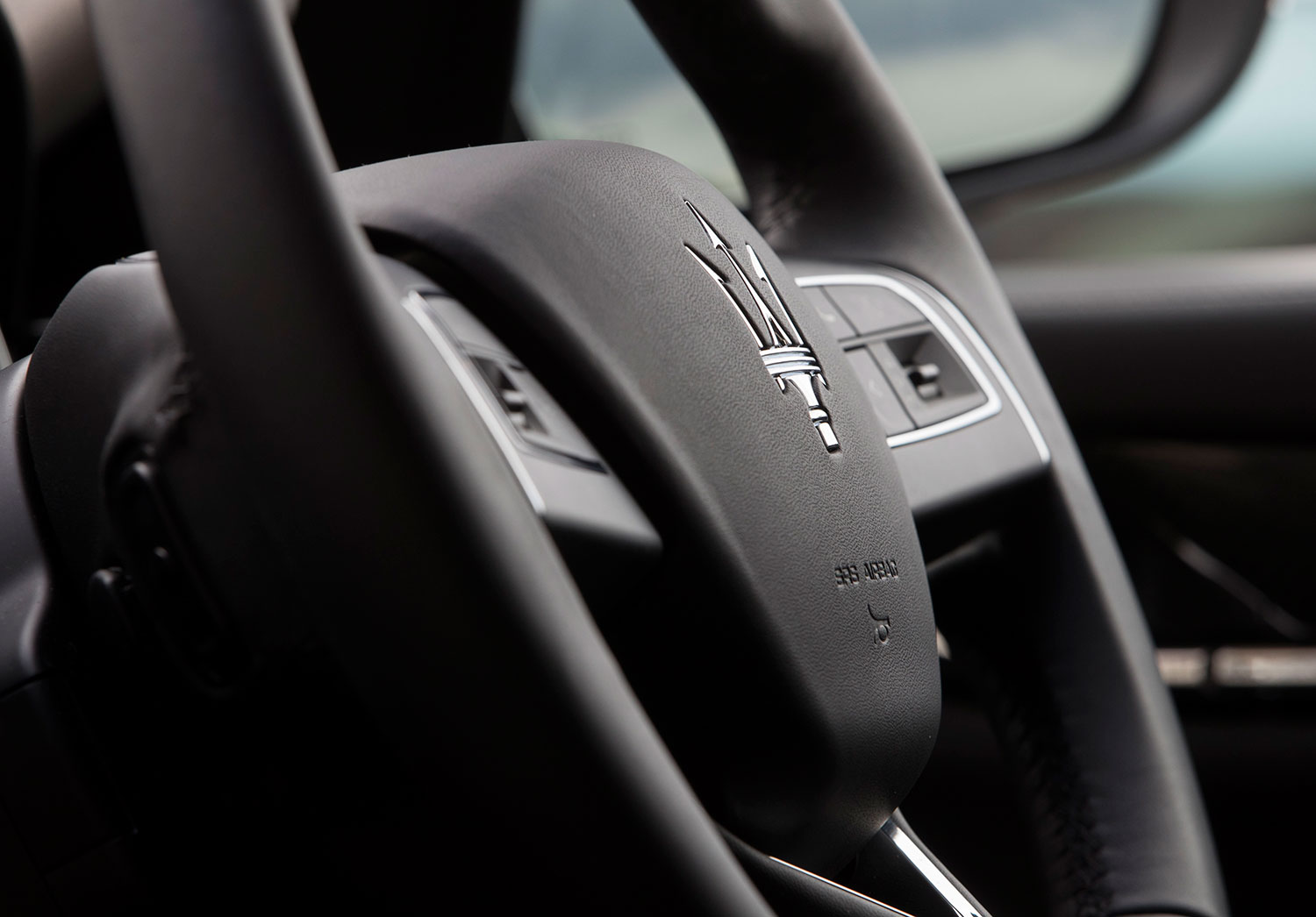 The Maserati Quattroporte S steering wheel