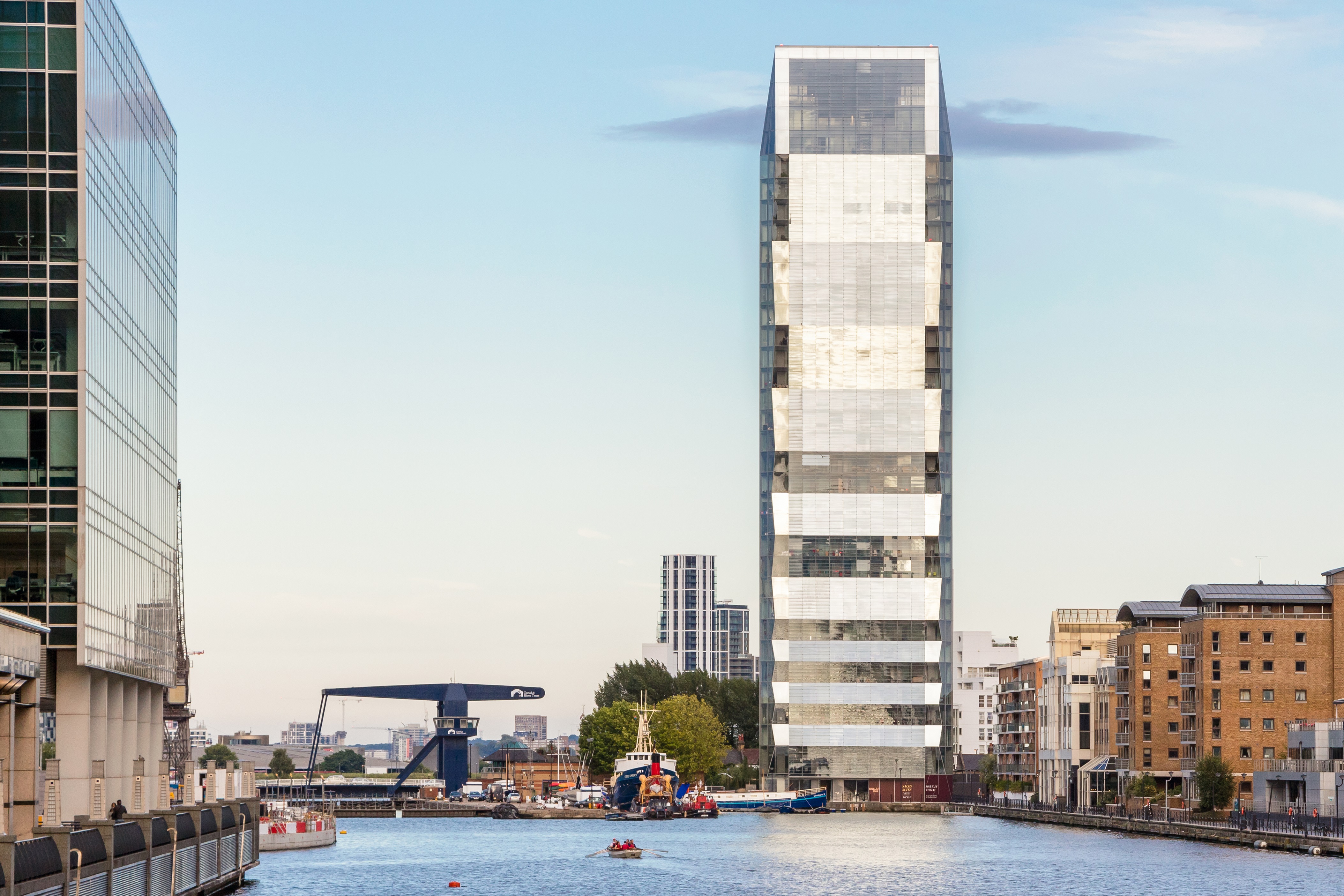 The glass clad exterior of Mount Anvil's Dollar Bay, Canary Warf Dollar Bay exterior