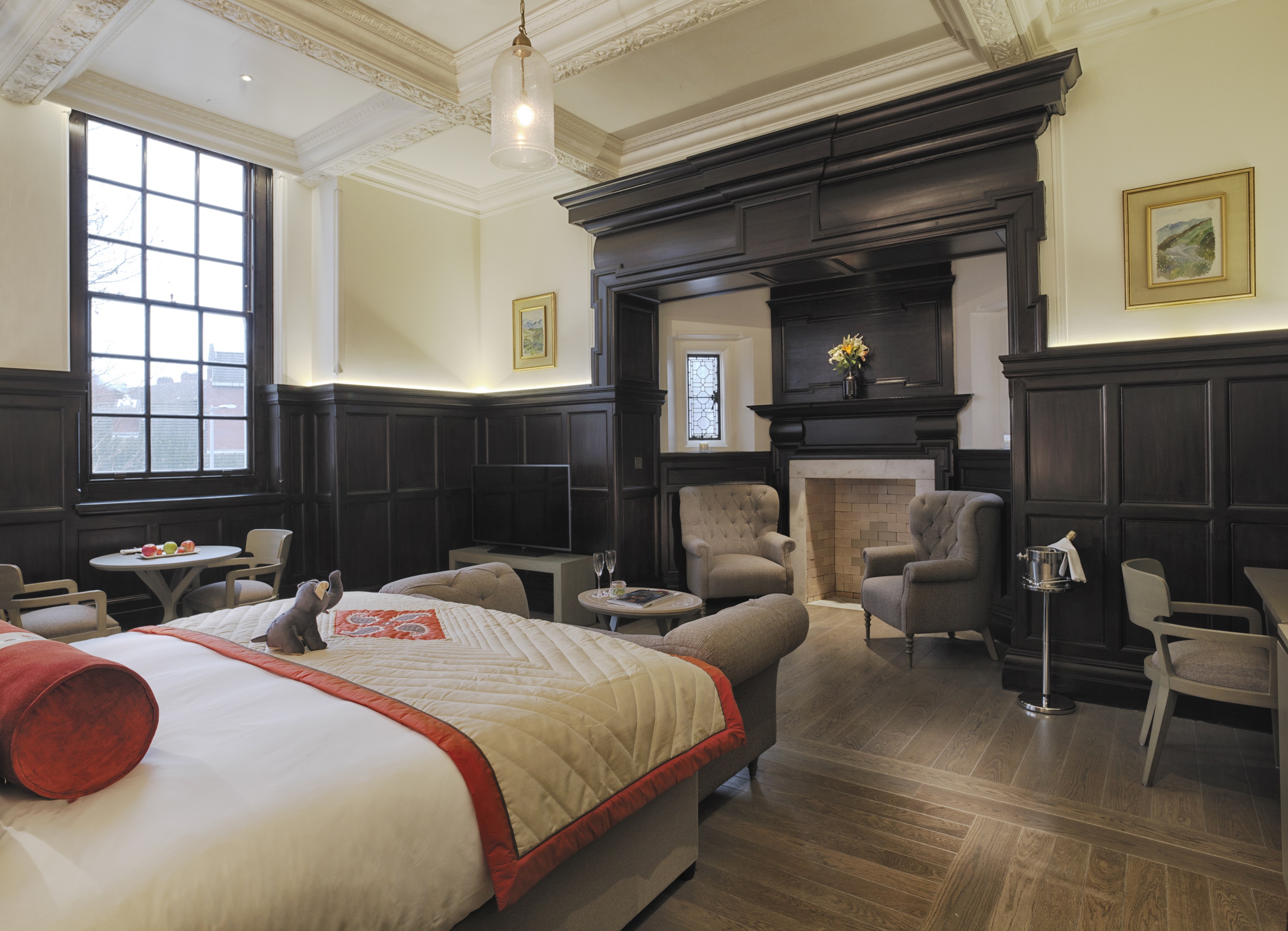 The Legacy Suite at the LaLit London The Legacy Suite at the LaLit London