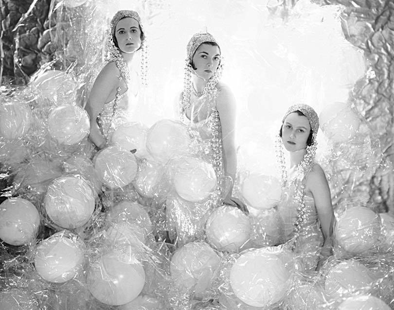 Portrait of the Soapsuds Group by Cecil Beaton 1930, courtsey of the Fashion and Textile Museum