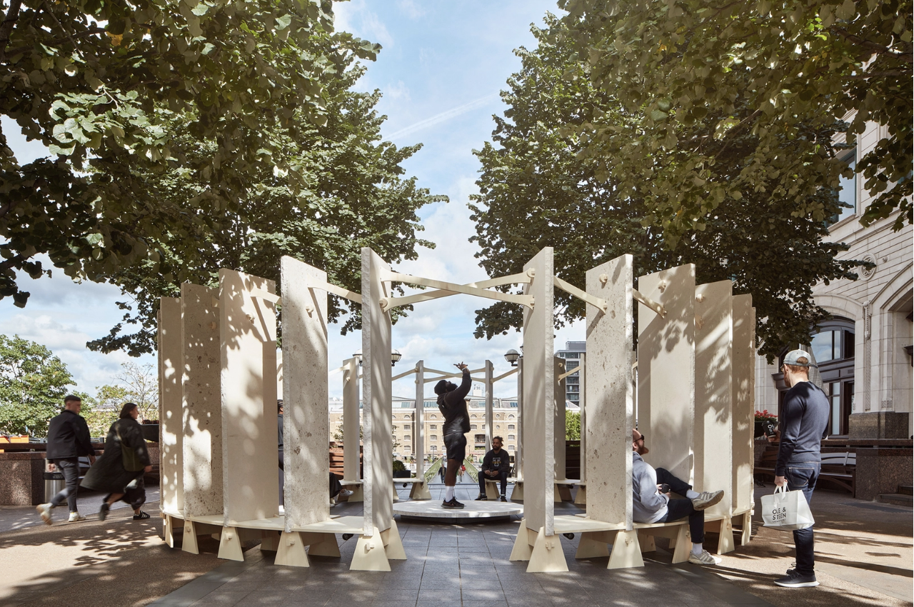 Henge by LSI Stone, Stanton Williams and Webb Yates Henge at Canary Wharf