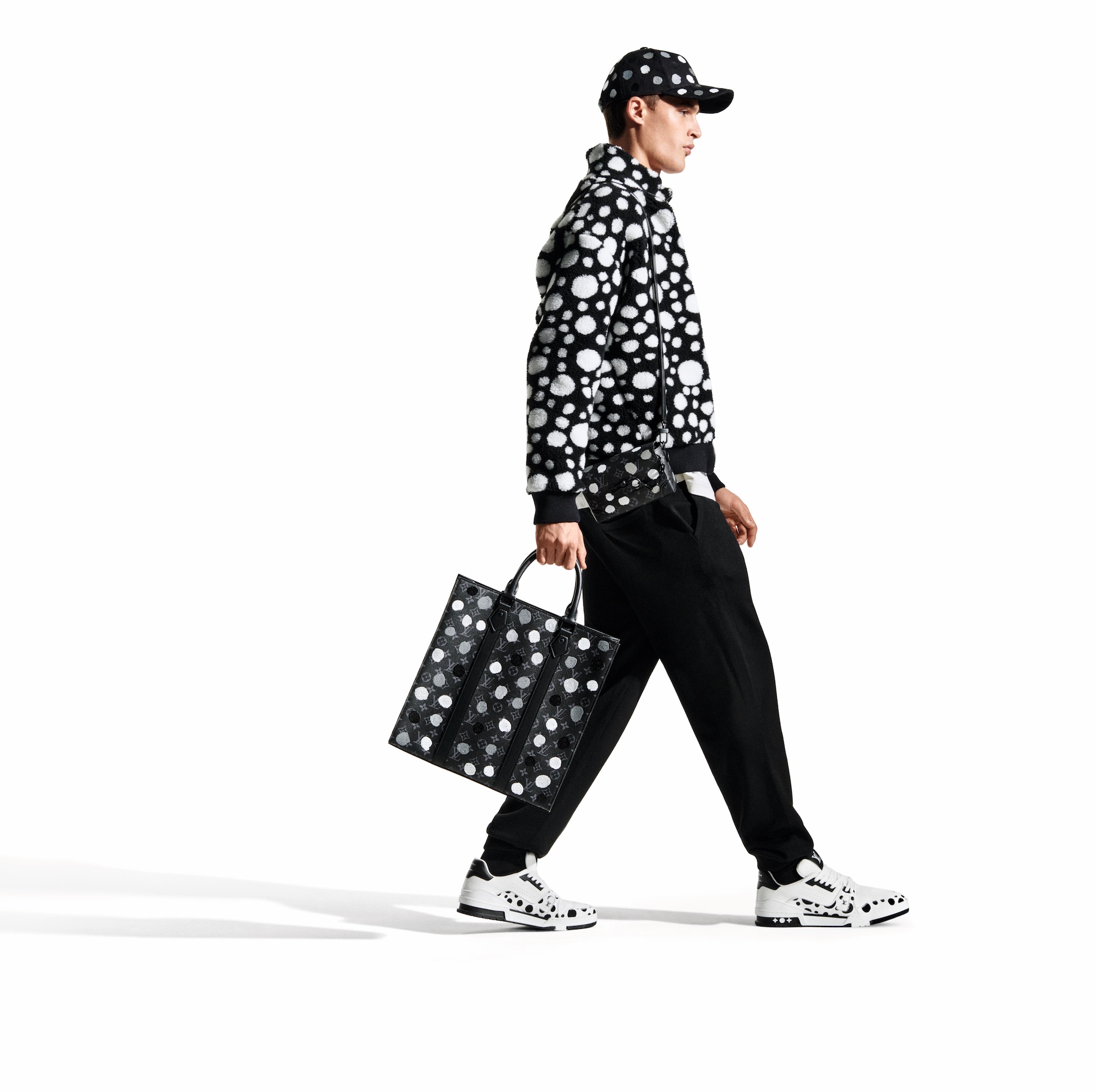 Louis Vuitton x Yayoi Kusama Reversible Infinity Dots Bucket Hat Black/White