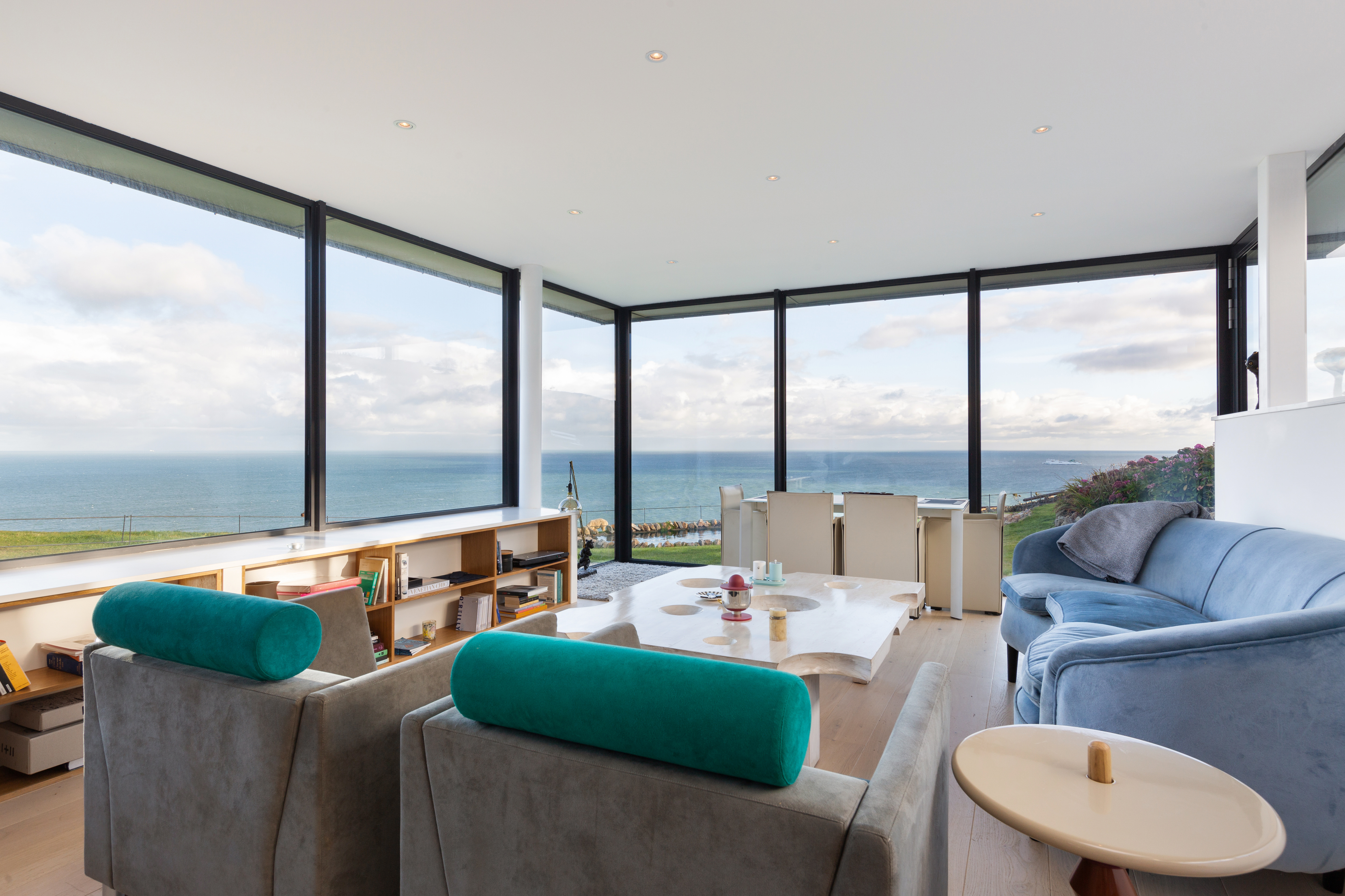Oceanfront House Living Room