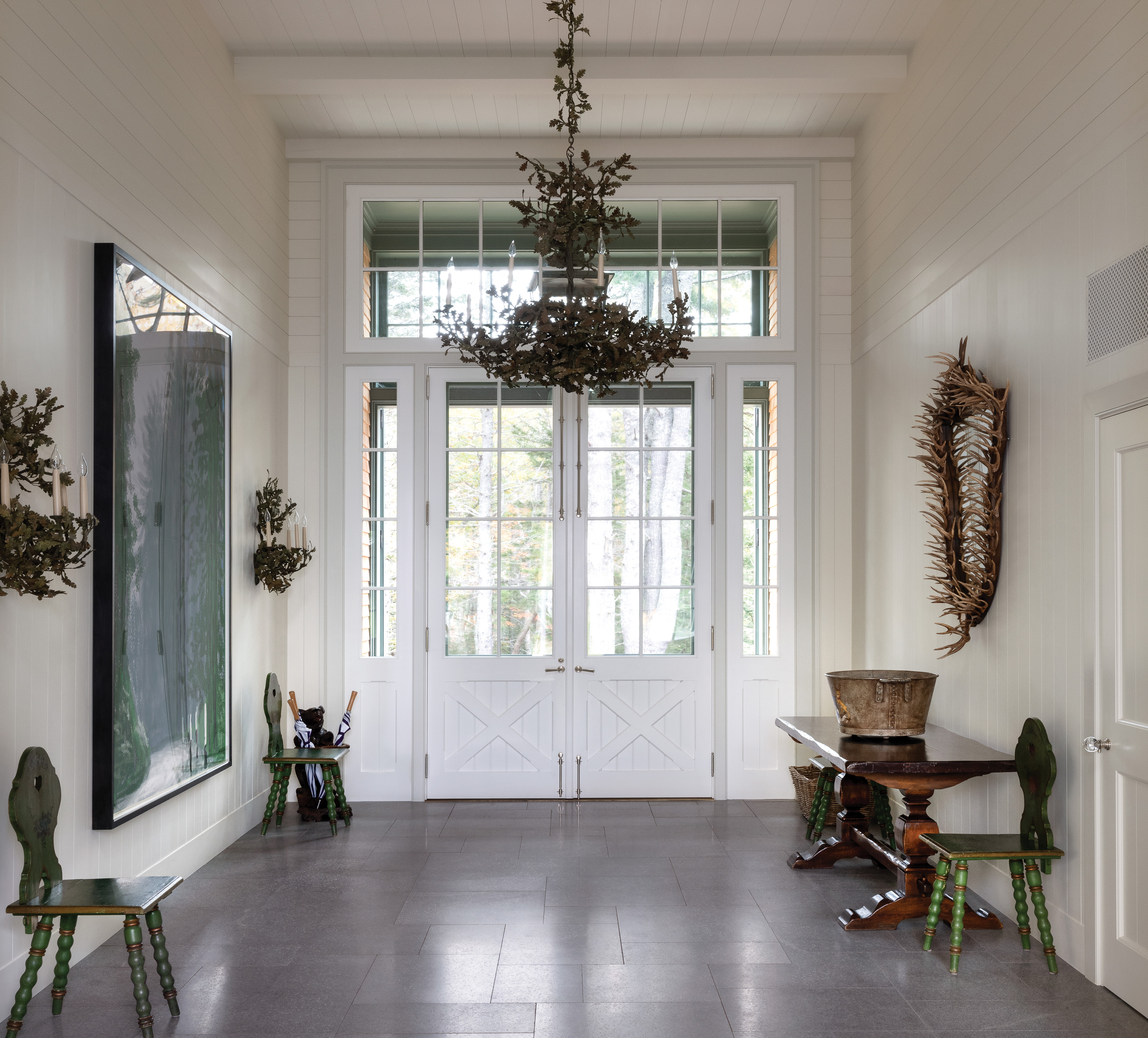 Photography by Paul Raeside Entrance hallway decorated by Nina Campbell