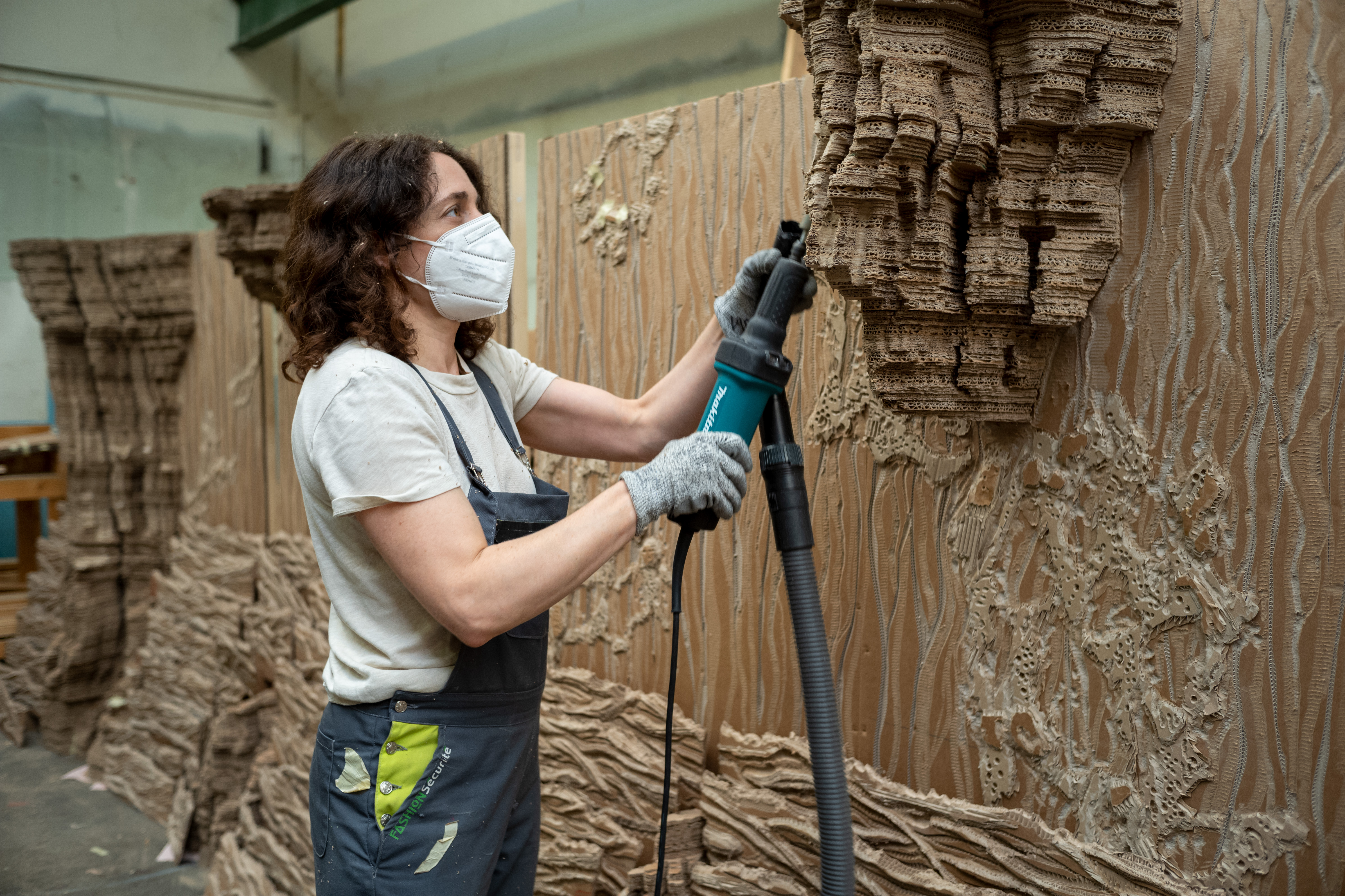 Frieze art fair in London - Eva Jospin at work