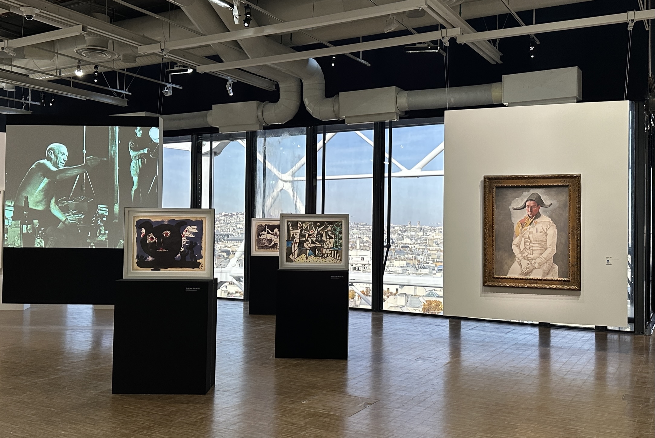 Picasso Drawings Exhibition Centre Pompidou - Pompidou setting