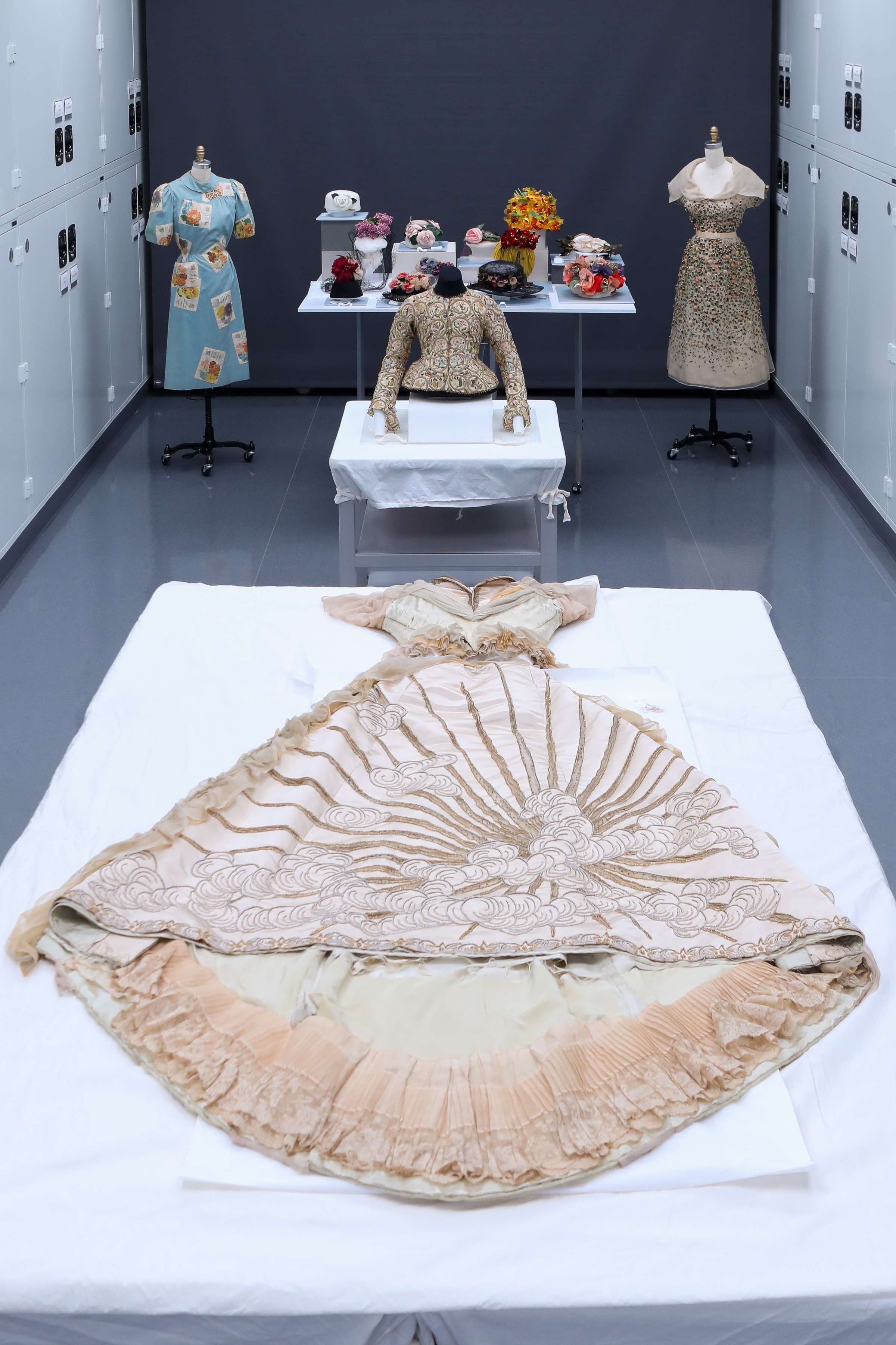 Sleeping Beauties: Reawakening Fashion – The Metropolitan Museum of Art Best Fashion Exhibitions opening in 2024 - Sleeping Beauties: Reawakening Fashion – Atmosphere Collections