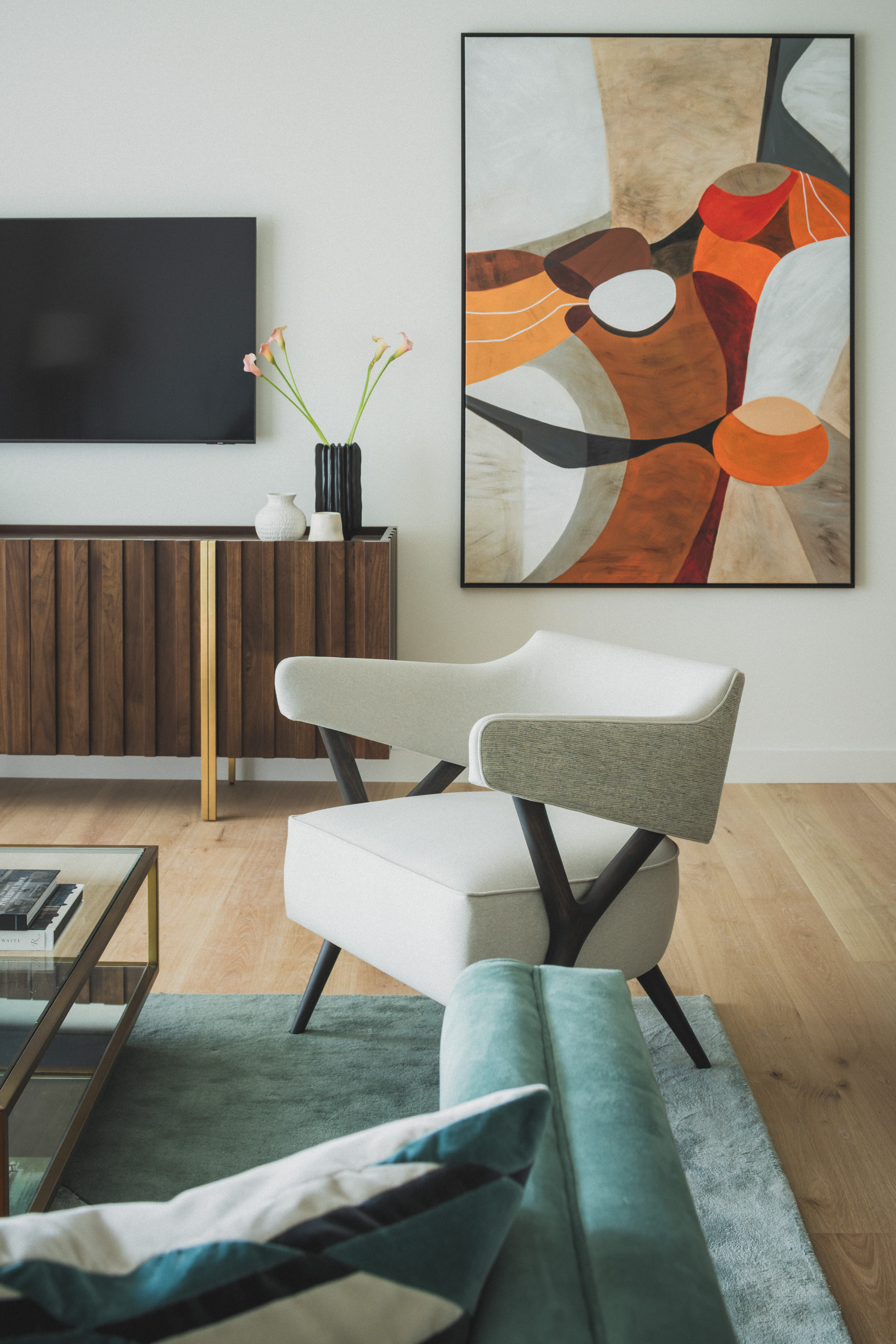 The Oren Hampstead - show apartment living room