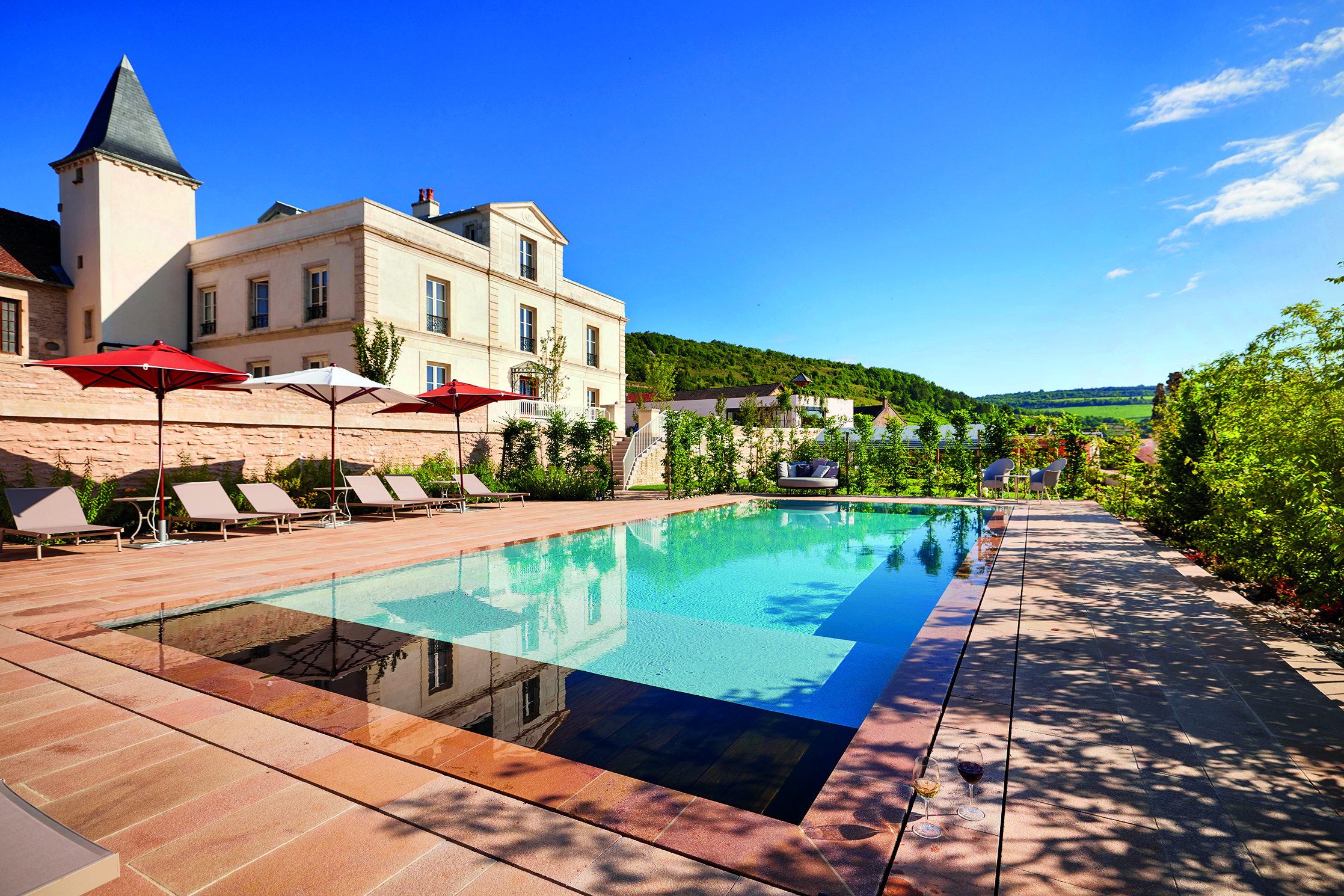 best burgundy wines - Château de Saint-Aubin pool