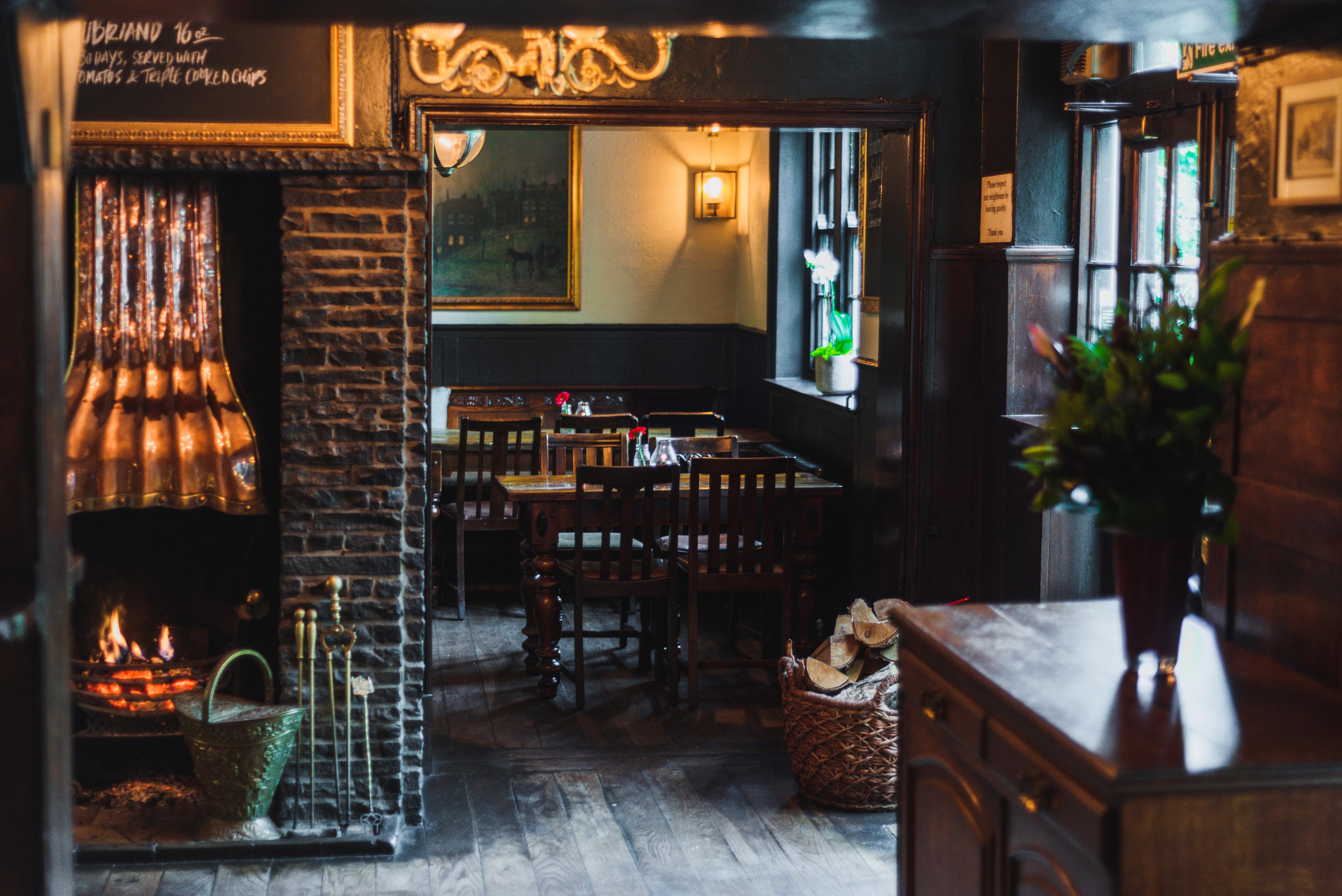 Spaniards Inn interior