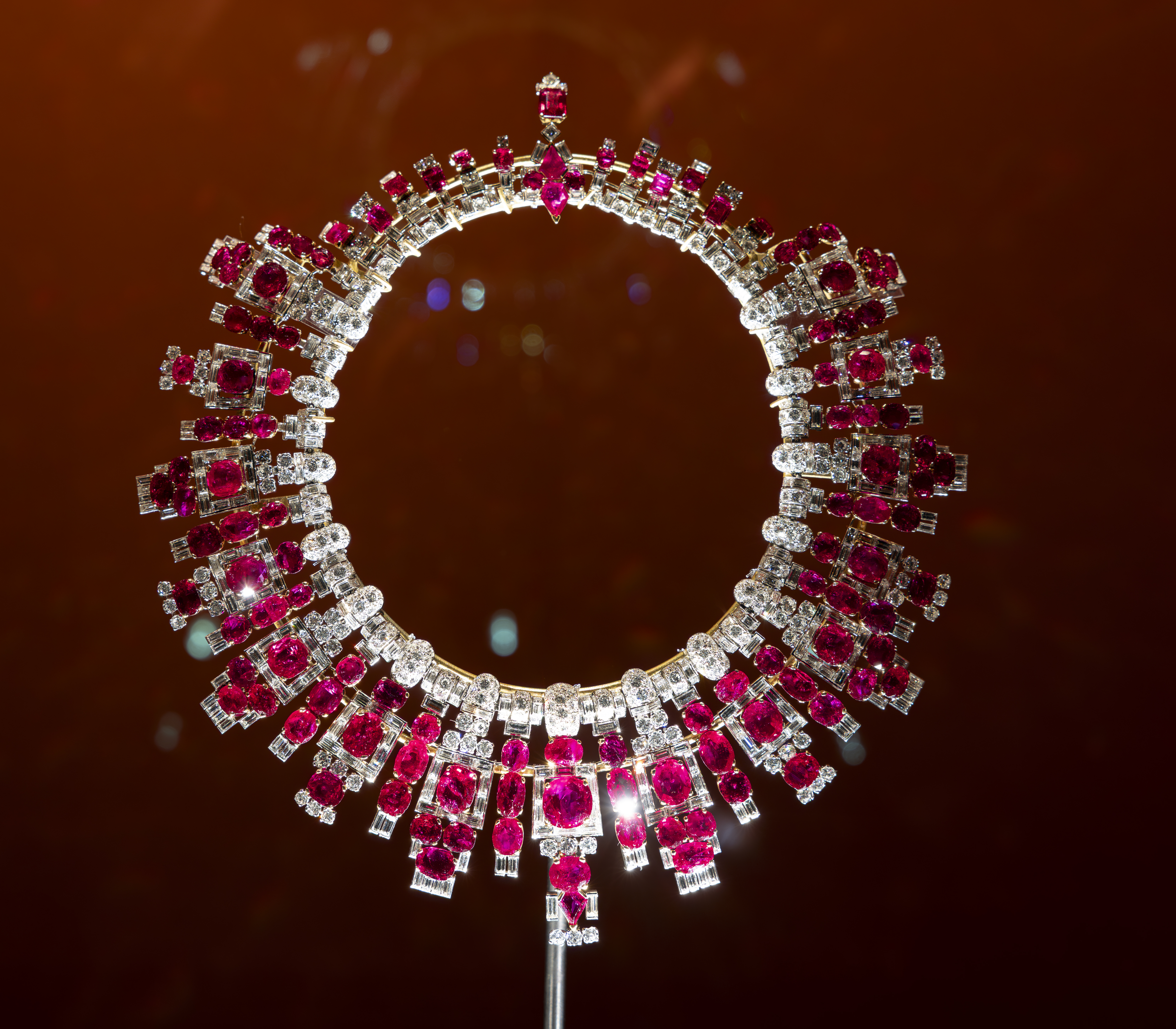 Fashion Museums - A necklace at the Cartier Fashion Museum at the V&A.