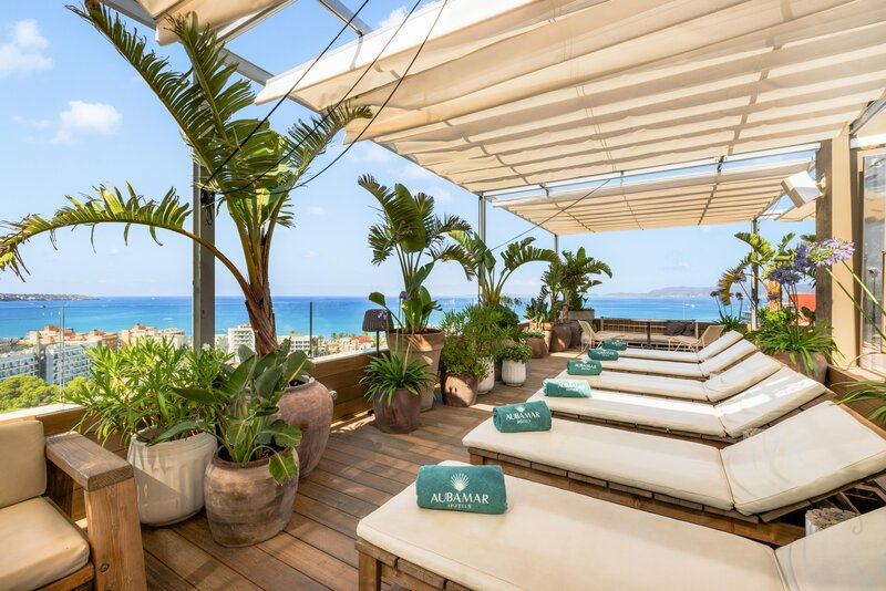 Aubamar Palma Resort - sun loungers on the terrace.