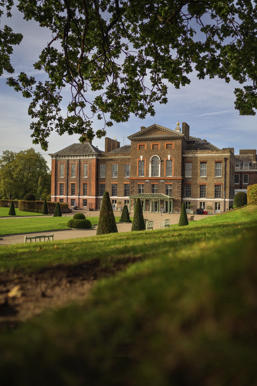 Kensington Palace, Castle stays UK. 