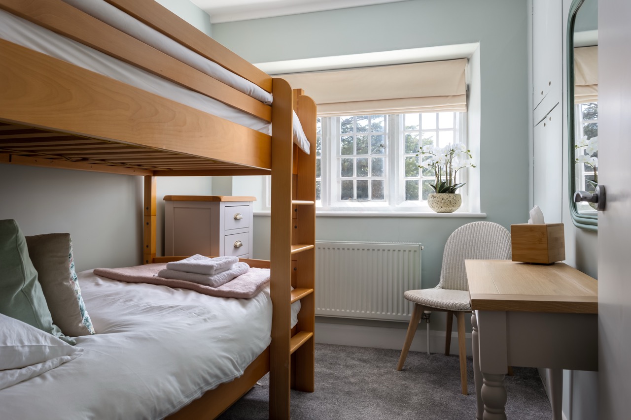 Bowling green apartment, castle stays UK. 