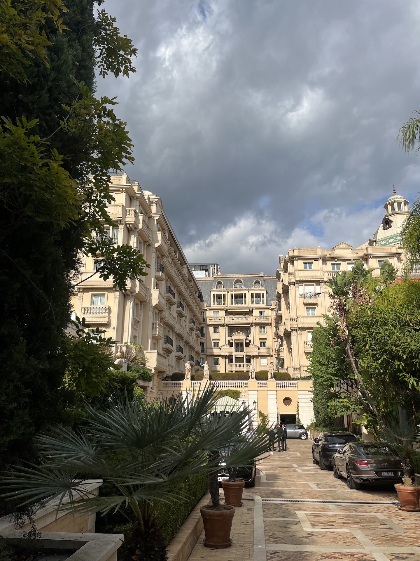 Hotels in Monaco - the entrance of Hotel Metropole. 