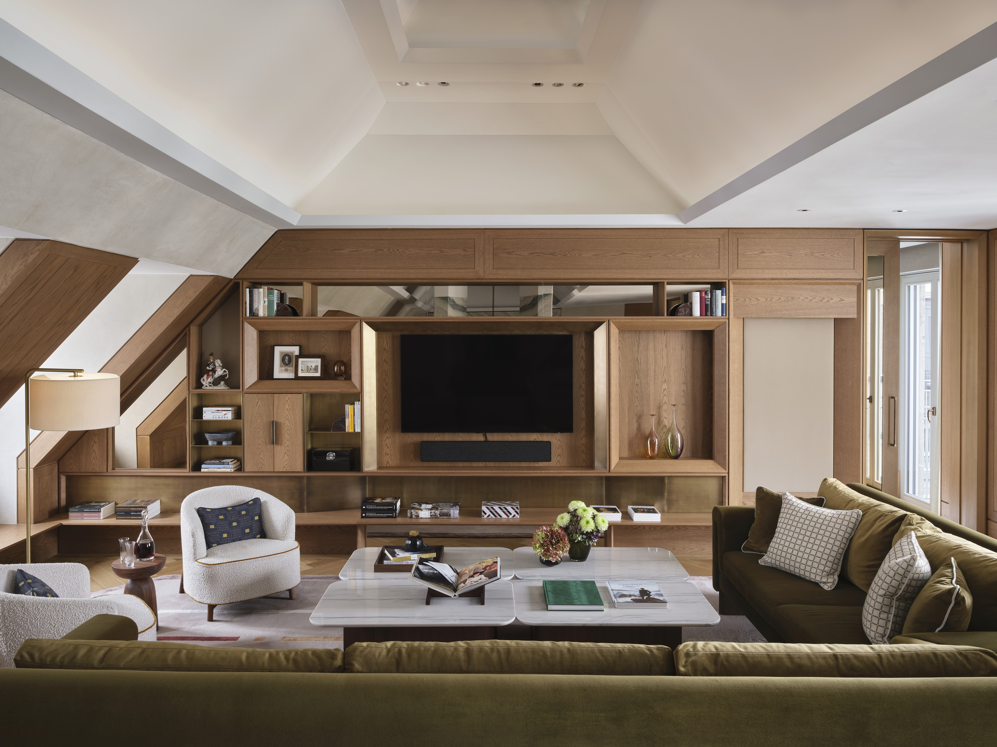 Rosewood Munich hotels living room. 