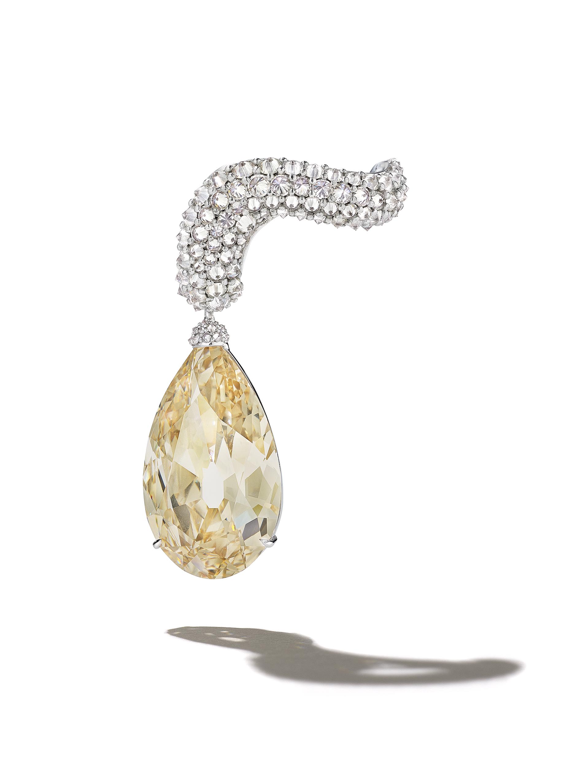 Ear climber, antique jewellery. 