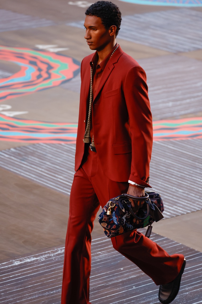 Louis Vuitton, India luxury industry. 