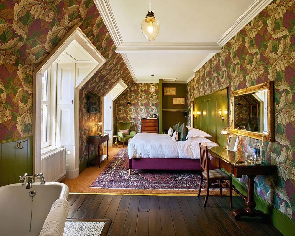 Foyers Lodge, hotels in Scotland. 