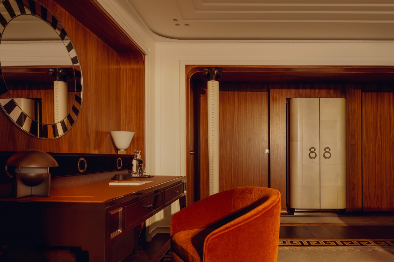 Suite, luxury crusies. 