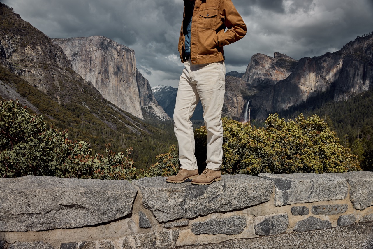 Crockett & Jones, Vail taupe. 