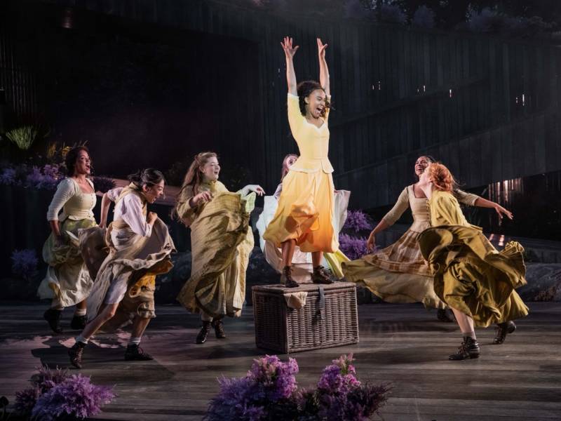 London theatre. Brigadoon ©Mark Senior