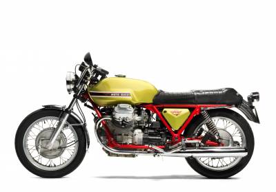 Telaio Rosso (red frame) 1971 Moto Guzzi V7 Sport, with a transverse V-twin engine