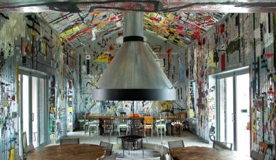 In vibrant, eyecatching artwork, Estancia Vik’s traditional Uruguayan BBQ and dining area has a unique, contemporary feel, which lets visitors “live inside the art” Estancia-vik-BBQ-77314