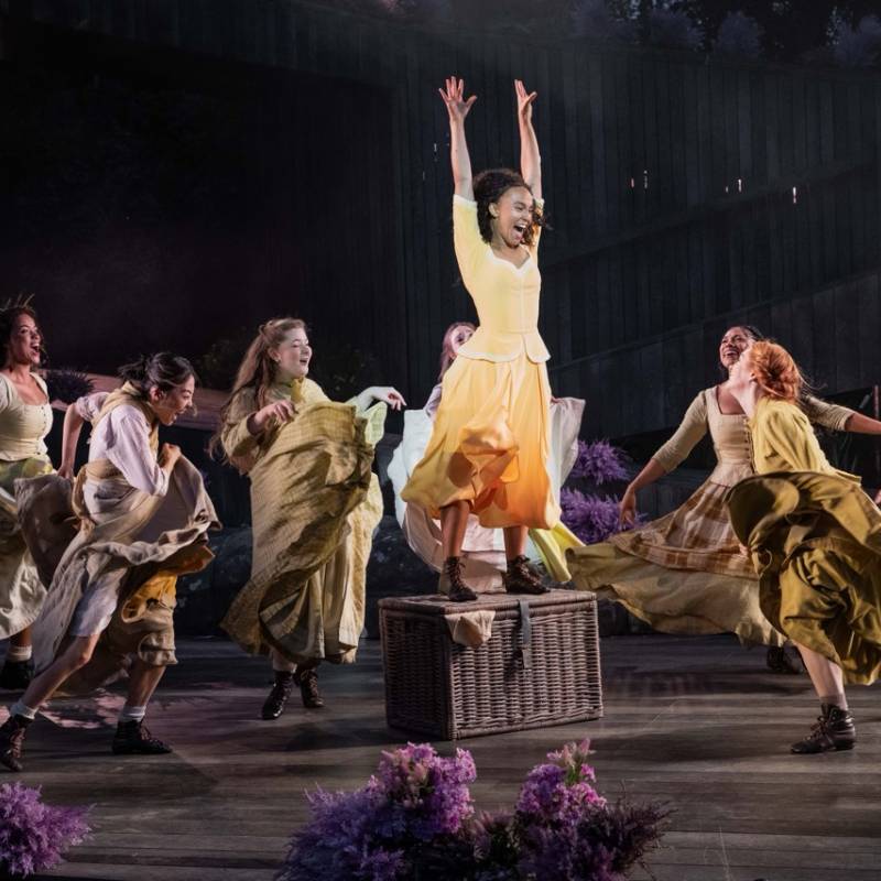 London theatre. Brigadoon ©Mark Senior