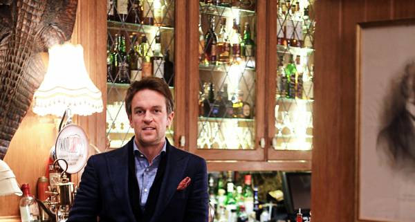 Duncan Stirling in Mr Fogg's Tavern