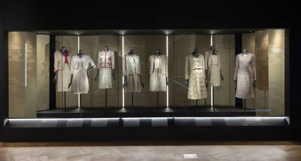 Gabrielle Chanel Fashion Manifesto - Tweed Suits