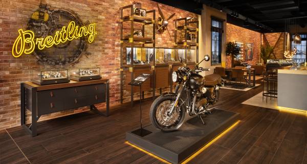 Breitling Knightsbridge Estate - boutique interior