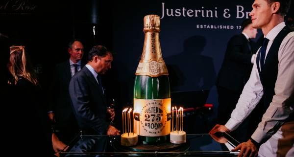 Justerini & Brooks 275 Years - champagne cake
